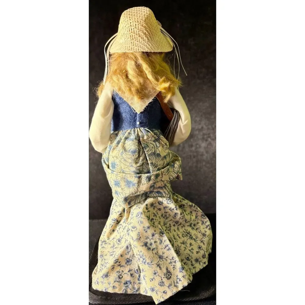Byers Choice Cries of London Lavender Woman Dated 2002